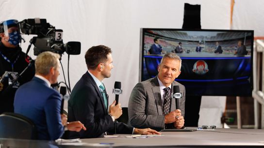 Urban Meyer returning to Fox studio desk (Urban Meyer)