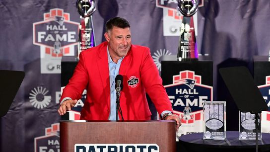 Patriots hire Mike Vrabel as new head coach