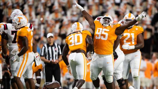 Josh Heupel explains Tennessee's 'Don't look at the damn scoreboard!' philosophy (Neyland Stadium)