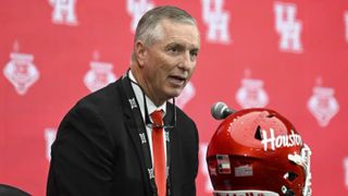 Sources: Houston planning a coordinator change (Willie Fritz)