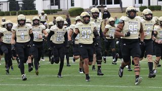 Sources: Wofford adding Cortez Davis on defense (shawn watson)