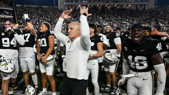 Sources: Vanderbilt makes decision at quarterback coach (Featured)