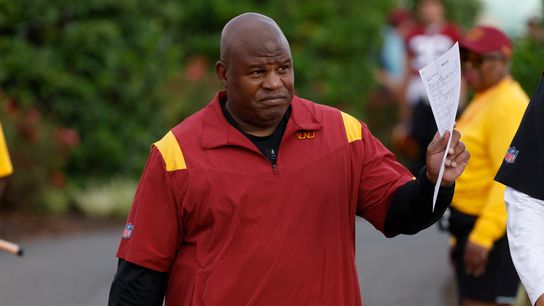 Eric Bieniemy returns to Kansas City Chiefs training camp (eric bieniemy)