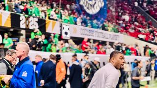 Sources: Balitmore Ravens hiring Notre Dame's Mike Mickens (Featured)