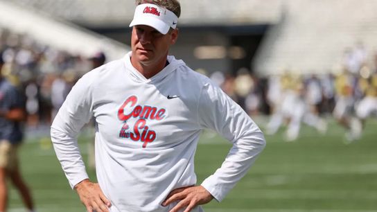 Lane Kiffin trolls rival Auburn's unique play-calling setup