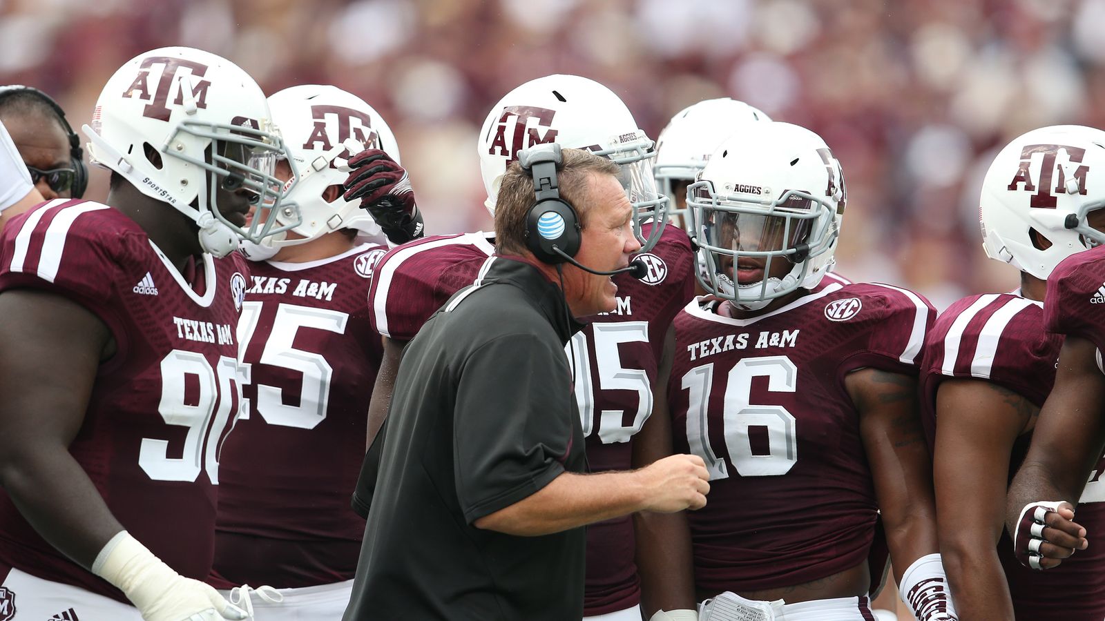 Longtime FBS assistant Mark Snyder reportedly lands head coaching job at new Division II program (Featured). Photo by © Matthew Emmons-Imagn Images