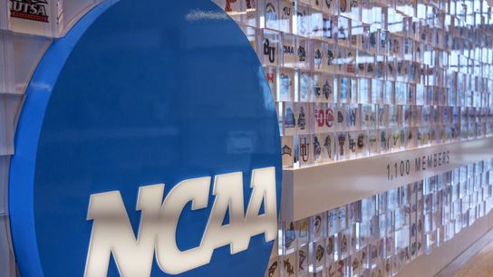 NCAA amends proposal to punish teams who add players outside transfer portal window. Photo by Mykal McEldowney/IndyStar / USA TODAY NETWORK
