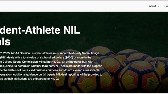 How many athletes, agents are in the College Sports Commission's NIL database 