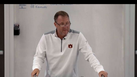 Why Hugh Freeze apologized to veteran Auburn players (Featured)