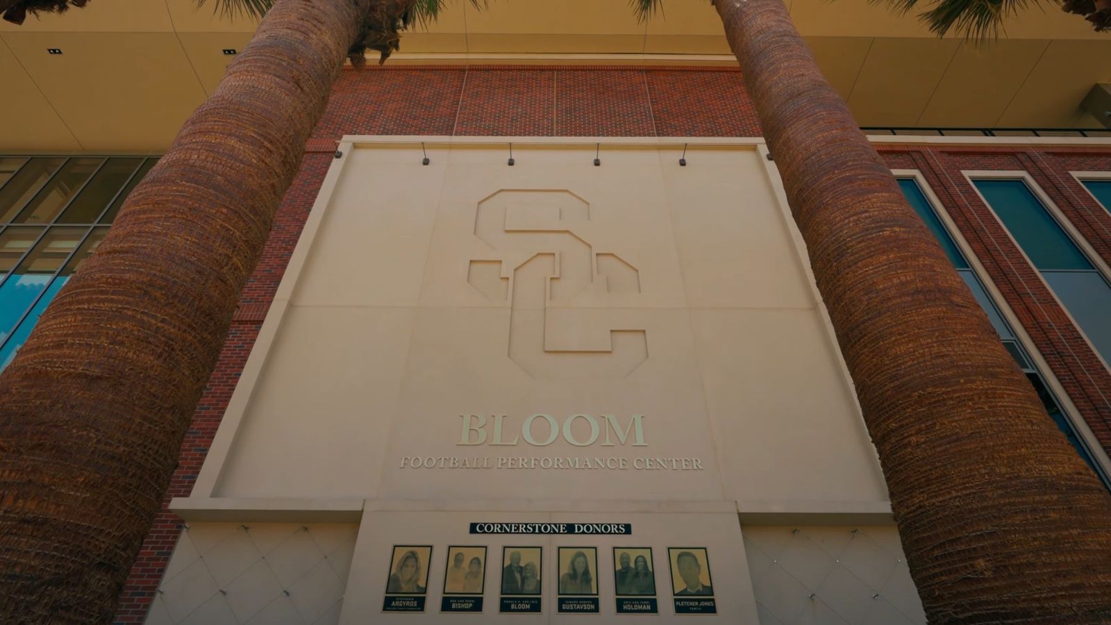 Lincoln Riley and USC's new $225 million facility puts the Trojans top 3 nationally in space per player (Featured)