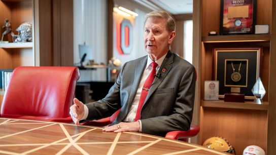 Ohio State president resigns over inappropriate relationship (Ohio State Football)