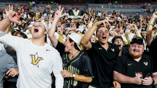 Vibes Up/Vibes Down: The 10 best (and 5 worst) seasons so far (college football week 3 recap)